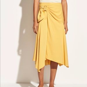 Vince side buckle drape Skirt in lemon glaze